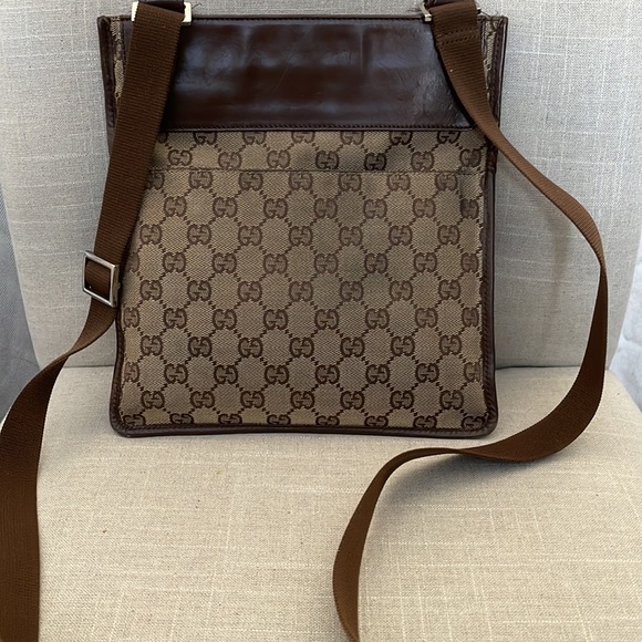 Authentic Gucci vintage crossbody - Picture 2 of 5